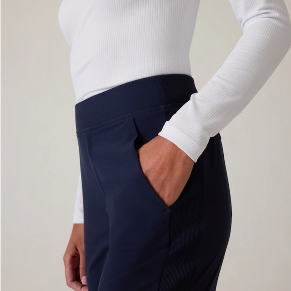 Athleta Brooklyn Ankle Pant- Navy Size 8 - Picture 4 of 5
